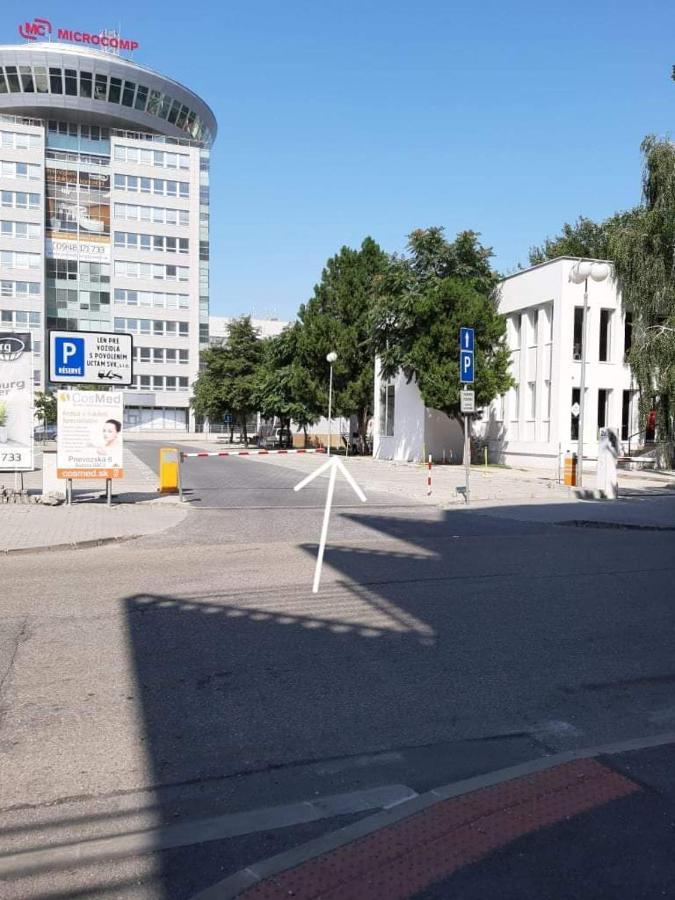 Apartmán Living Bratislava & Bus Station & Mlynske Nivy Exteriér fotografie